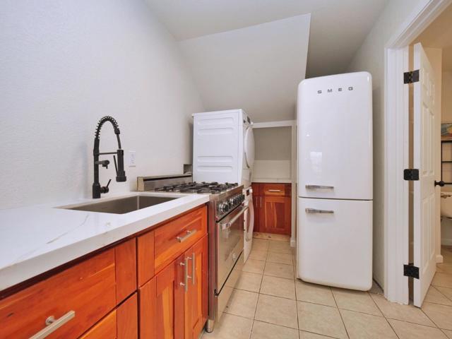 3000 56th Avenue, Oakland CA: https://media.crmls.org/mediaz/89b0c45b-7dcf-4515-b8d1-1077db6d9c2a.jpg