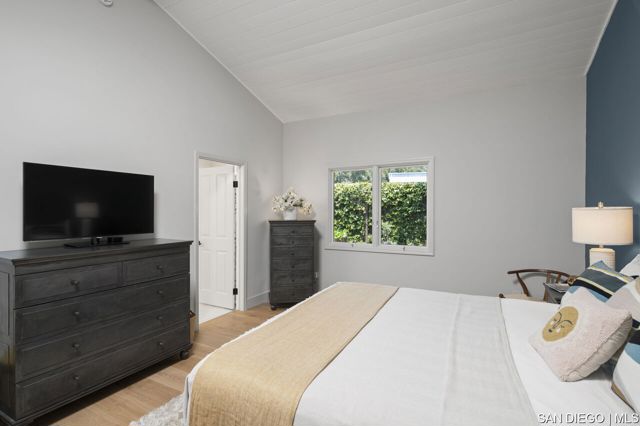 5931 Citadel CIR, La Jolla CA: https://media.crmls.org/mediaz/89b12840-3fe9-4170-a75d-08545175abbf.jpg