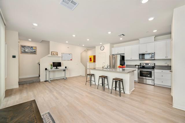 Detail Gallery Image 5 of 20 For 354 Fitzpatrick Rd #104,  San Marcos,  CA 92069 - 2 Beds | 2 Baths