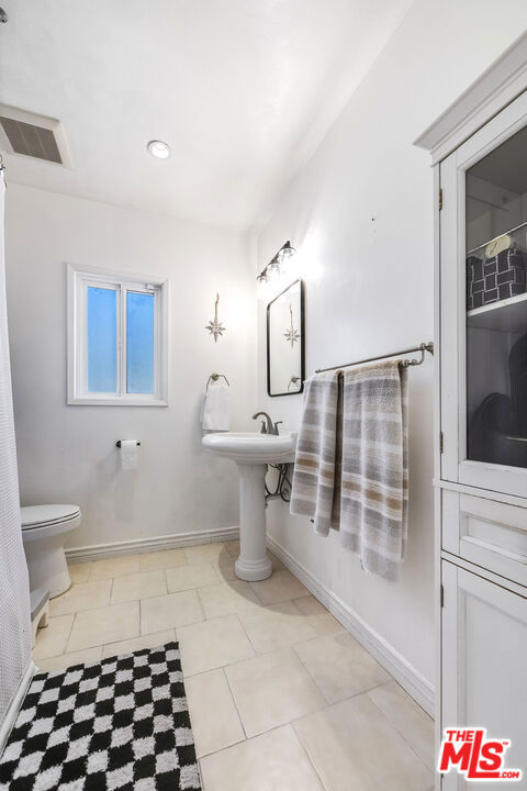 813 North Parish Place photo 28
