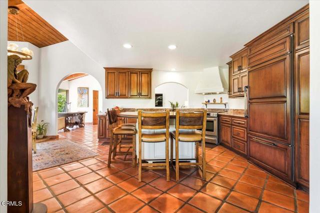 515 Del Oro Drive, Ojai CA: https://media.crmls.org/mediaz/89b49b65-af93-4821-8259-705d9f1d2f59.jpg