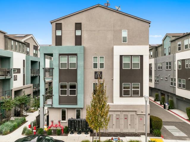 581 Yale Way, San Jose CA: https://media.crmls.org/mediaz/89b655c7-9959-4f5e-97fa-fc0a1be88cda.jpg