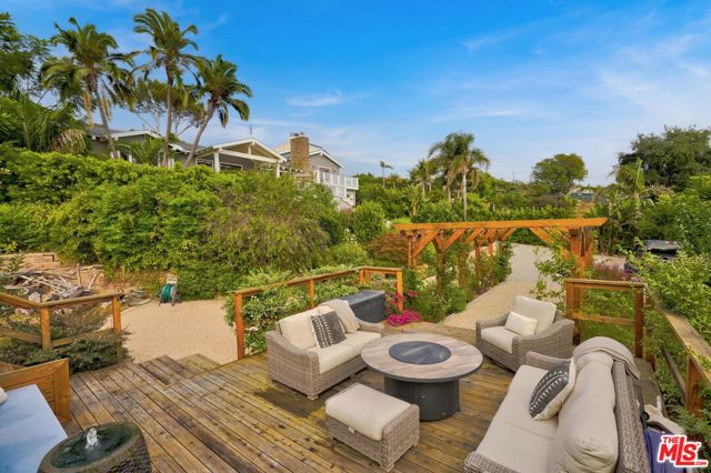 30119 Harvester Road, Malibu CA: https://media.crmls.org/mediaz/89b67084-8ff2-4903-9cc1-96bfab239801.jpg