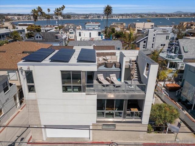 710 Verona Court, San Diego CA: https://media.crmls.org/mediaz/89b70c53-5f35-49ce-8fc2-ff517ba62877.jpg