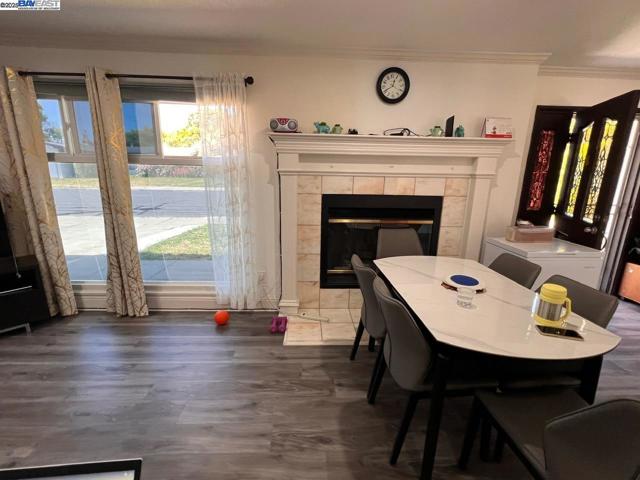 2748 Eastgate Ave, Concord CA: https://media.crmls.org/mediaz/89b764c1-0403-4111-baa7-01dabb57a906.jpg