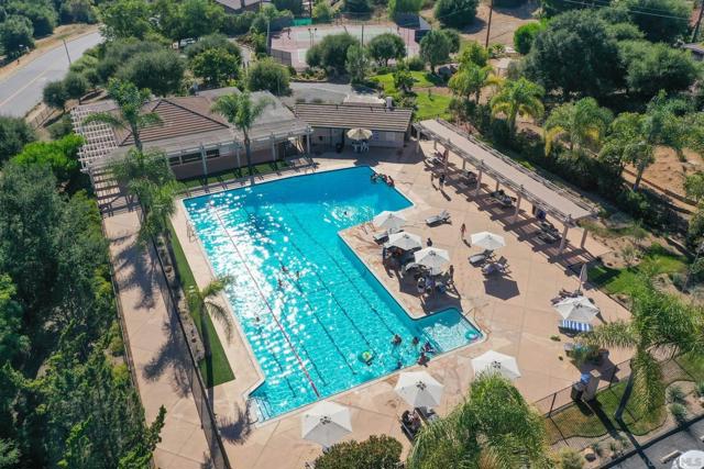 10562 Aspen Gln, Escondido CA: https://media.crmls.org/mediaz/89b826d0-3091-466a-8ff8-b9015fd90c9b.jpg