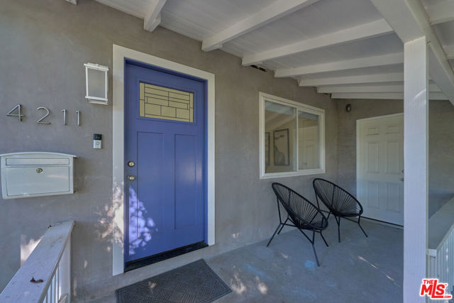 4211 W Woodland Avenue, Burbank CA: https://media.crmls.org/mediaz/89b85a97-9fb4-45a2-8bc3-398ce89e7a00.jpg