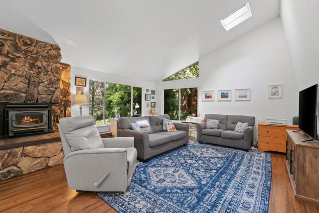 903 Redwood Drive, Aptos CA: https://media.crmls.org/mediaz/89b86e58-2140-491b-98d5-23e18499d77f.jpg