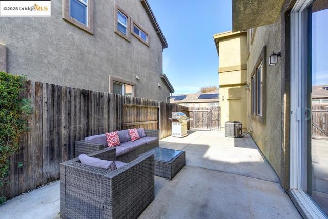 Image 21 of 43 For 390 Caravaggio Cir