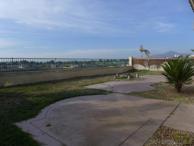 1105 Camino Biscay, Chula Vista CA: https://media.crmls.org/mediaz/89b87a56-5035-45a6-bdd7-dbf140ae4c98.jpg