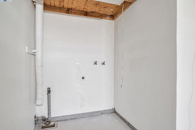 8629 Beverly Lane, Dublin CA: https://media.crmls.org/mediaz/89b8c91a-9658-432d-a188-c371d81a2217.jpg