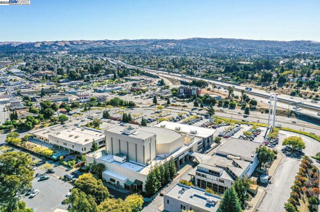 16560 Russell Ct, San Leandro CA: https://media.crmls.org/mediaz/89b9e538-c3b2-458a-9938-b2daaeec9019.jpg