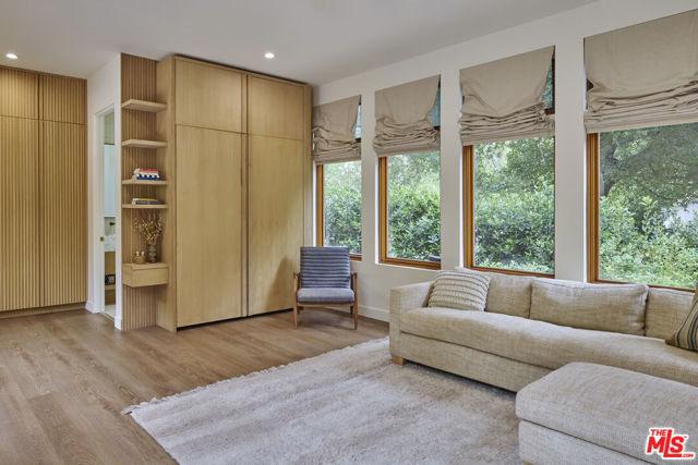 1416 Bonnell Drive, Topanga CA: https://media.crmls.org/mediaz/89ba7625-e22d-463b-9750-e55e7e949486.jpg