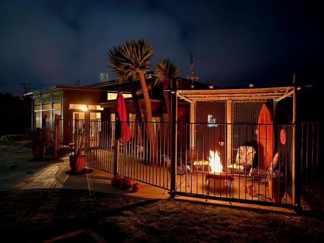 575 Dolores Avenue, Half Moon Bay CA: https://media.crmls.org/mediaz/89bbb198-c10b-44cb-bbc8-d2f6a2cf756d.jpg