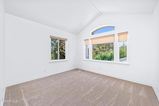 1074 Deseo Avenue, Camarillo CA: https://media.crmls.org/mediaz/89bc7d74-28e5-4930-b7f9-a2e1cd23ec46.jpg