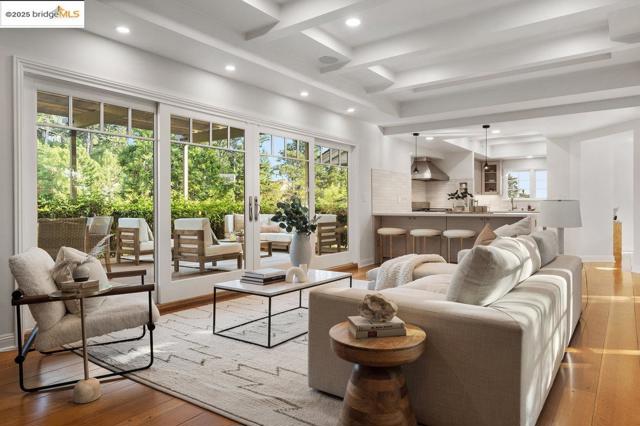 6452 Ascot Dr, Oakland CA: https://media.crmls.org/mediaz/89bd8238-c453-454a-bd2f-46416c79553f.jpg