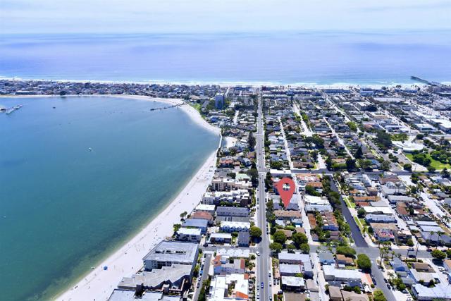 1152 54 Pacific Beach Dr, San Diego CA: https://media.crmls.org/mediaz/89bd83c3-0fcd-4af7-a61a-3b49e5ddb8b8.jpg