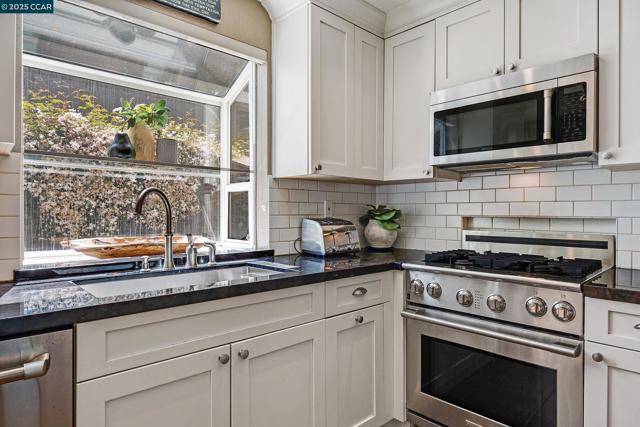 60 Rainbow Cir, Danville CA: https://media.crmls.org/mediaz/89bda57e-b07a-4b85-a409-57ae9e5a6529.jpg