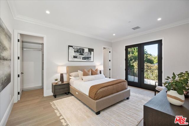 4351 Vanalden Avenue, Tarzana CA: https://media.crmls.org/mediaz/89bdf1fe-a9d2-48cf-b0de-3f51bca6c19d.jpg