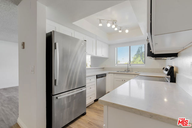 5000 S Centinela Avenue, Los Angeles CA: https://media.crmls.org/mediaz/89be1452-a29f-4571-a906-a708e49d383f.jpg