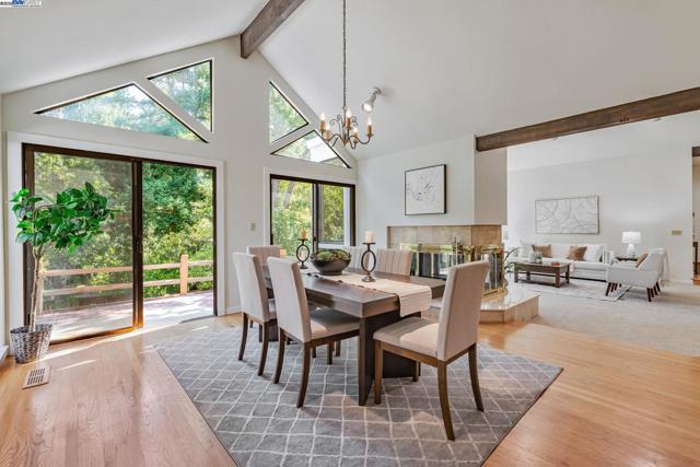 2394 Ironwood Pl, Alamo CA: https://media.crmls.org/mediaz/89be16cc-fe2b-4c58-947d-ad776011e1e8.jpg