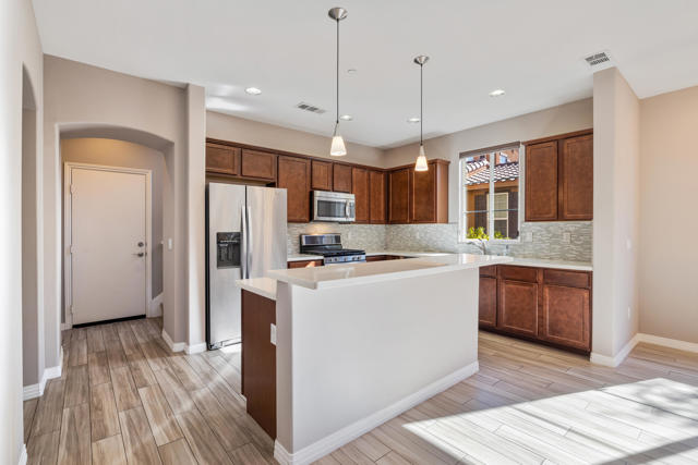 80025 Silver Sage Lane, La Quinta CA: https://media.crmls.org/mediaz/89befacc-d686-4630-9a14-7818cf31836c.jpg