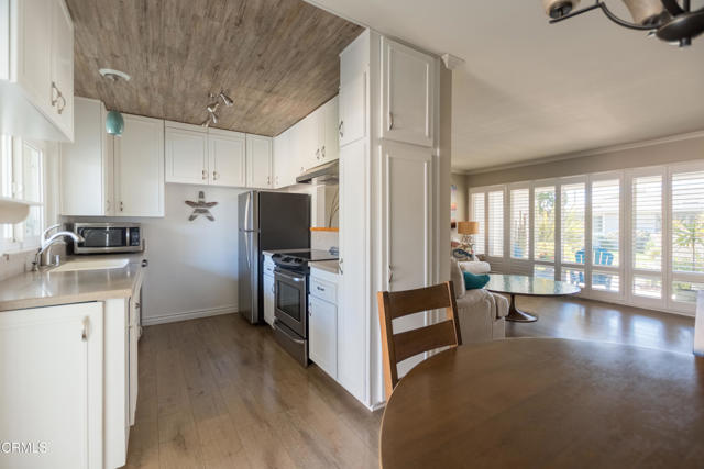 Detail Gallery Image 12 of 41 For 13 W Garden Gr, Port Hueneme,  CA 93041 - 2 Beds | 2 Baths