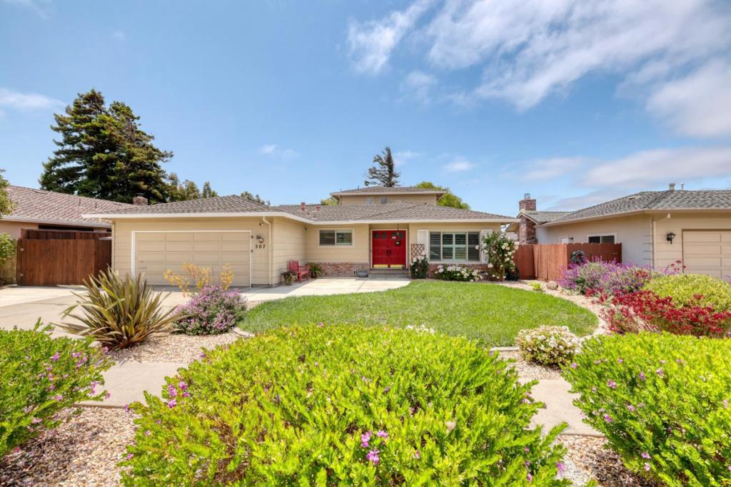 307 De La Vina Way