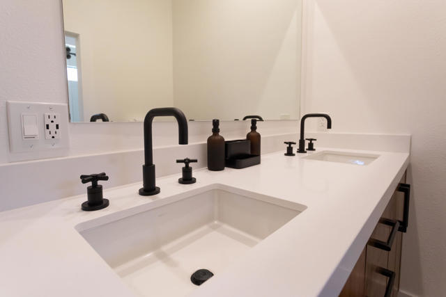 53770 Avenida Rubio, La Quinta CA: https://media.crmls.org/mediaz/89bfbfc6-91ea-4da8-8beb-46704654fb3c.jpg