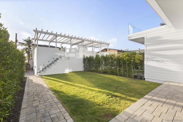 Image 16 of 27 For 7214 Fay Ave