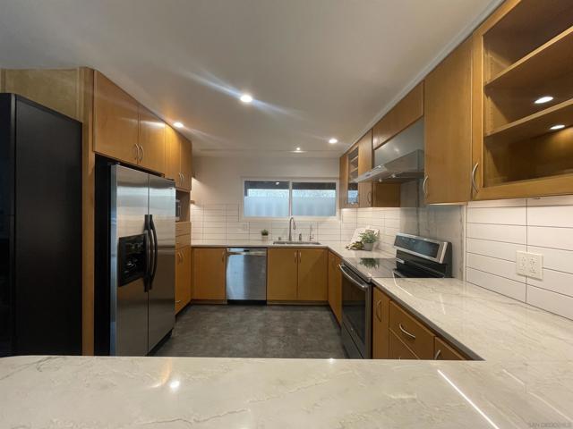 Image 1 of 31 For 2610 Torrey Pines Rd  D25