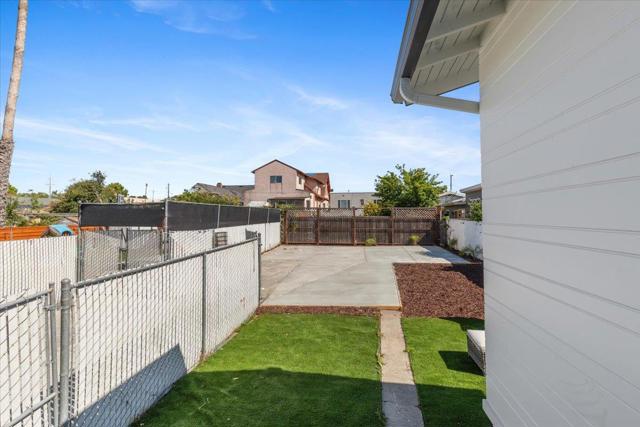 1237 Ashby Avenue, Berkeley CA: https://media.crmls.org/mediaz/89c08e68-69e6-4179-93b9-f292b7b609e5.jpg