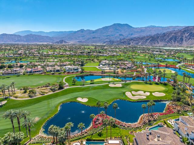 80675 Via Portofino, La Quinta CA: https://media.crmls.org/mediaz/89c0ce3a-2de4-4430-858f-6e117aa112a6.jpg