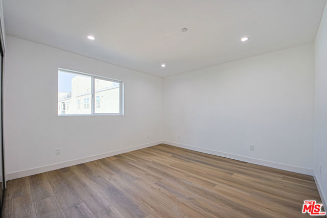 954 N Kingsley Drive, Los Angeles CA: https://media.crmls.org/mediaz/89c11505-eb35-4ec9-ab18-946615ace2a7.jpg