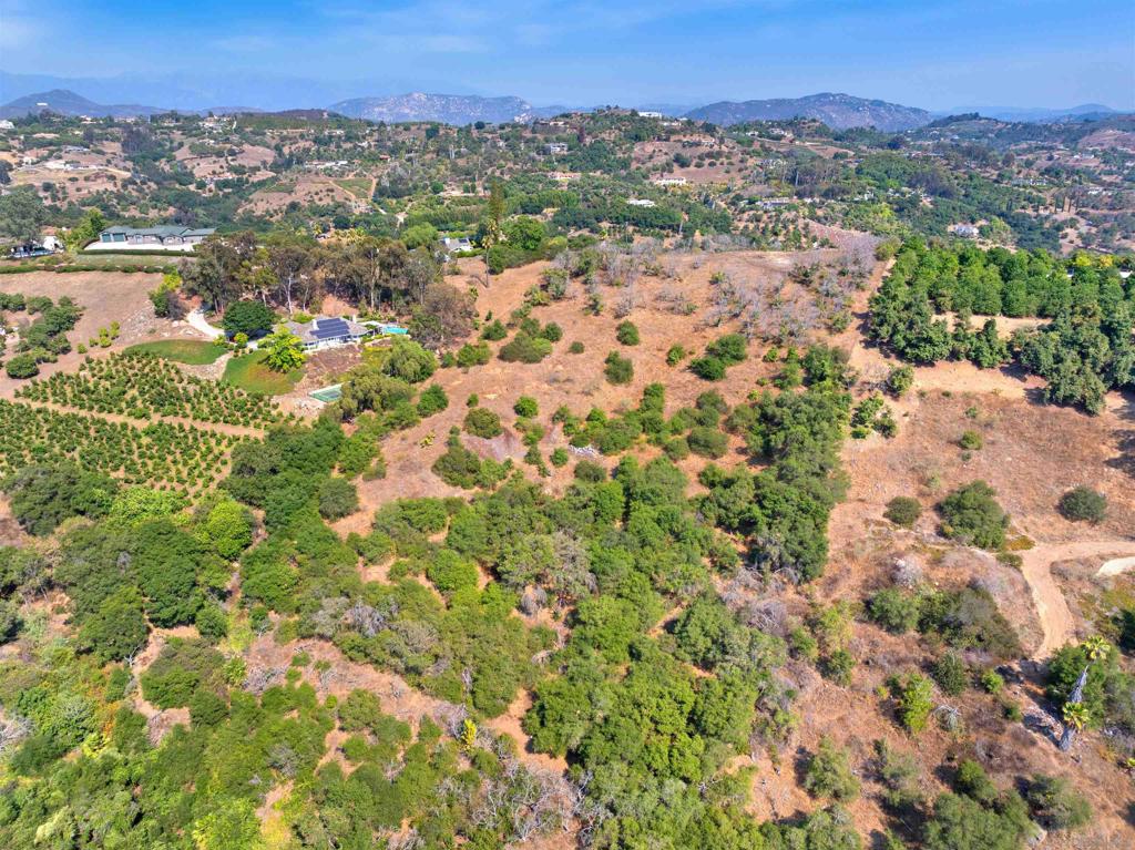 MLS #250035944SD img 5