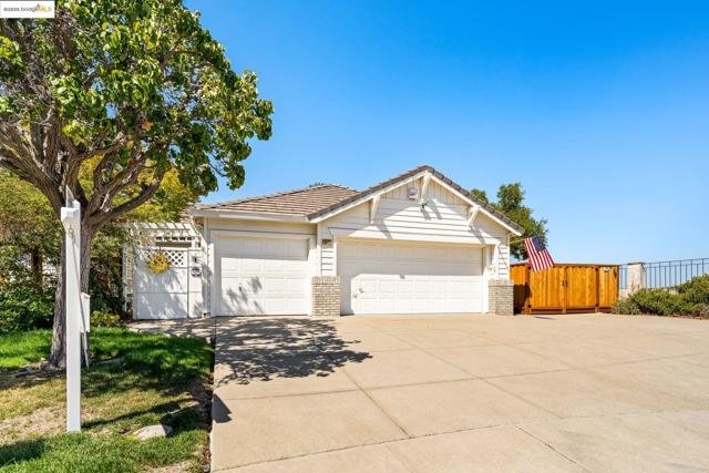 5213 Walker Ct, Antioch CA: https://media.crmls.org/mediaz/89c17b11-1aa7-4381-bcd6-b93d89a5ffee.jpg