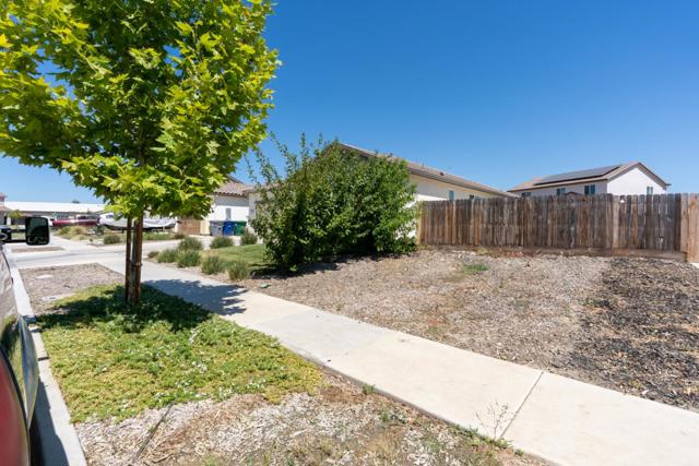2040 Edwards Street, Los Banos CA: https://media.crmls.org/mediaz/89c1bc61-33bf-4f37-88a7-5d4b0baa9f82.jpg
