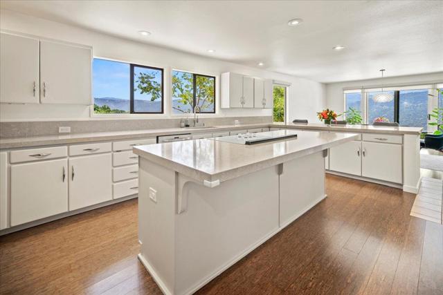31499 Via Las Rosas, Carmel Valley CA: https://media.crmls.org/mediaz/89c2109e-f974-4706-b8dc-f20a8cad35ca.jpg