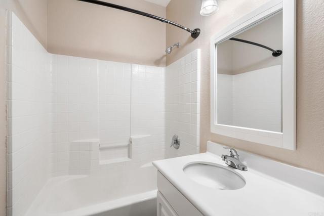 Detail Gallery Image 20 of 31 For 18772 Caminito Pasadero, San Diego,  CA 92128 - 2 Beds | 2/1 Baths