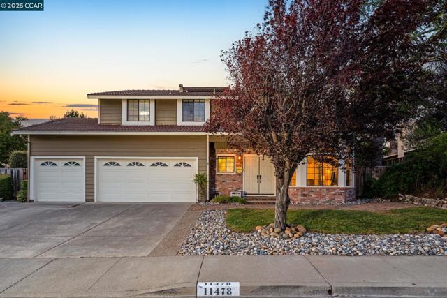 11478 Rolling Hills Dr, Dublin CA: https://media.crmls.org/mediaz/89c28829-a7b3-498c-b00b-a57ad86719d4.jpg