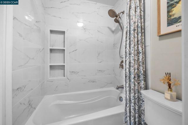 825 Oak Grove Rd, Concord CA: https://media.crmls.org/mediaz/89c29c0e-b113-4021-b89e-50981b49cef2.jpg