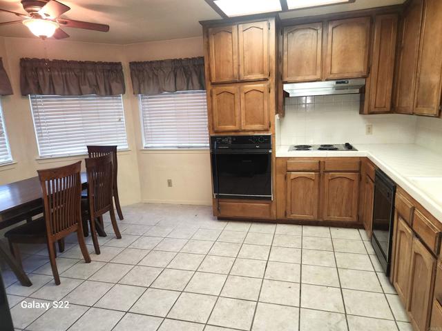 Detail Gallery Image 1 of 1 For 6049 N Constance Ave, Fresno,  CA 93722 - 3 Beds | 2 Baths
