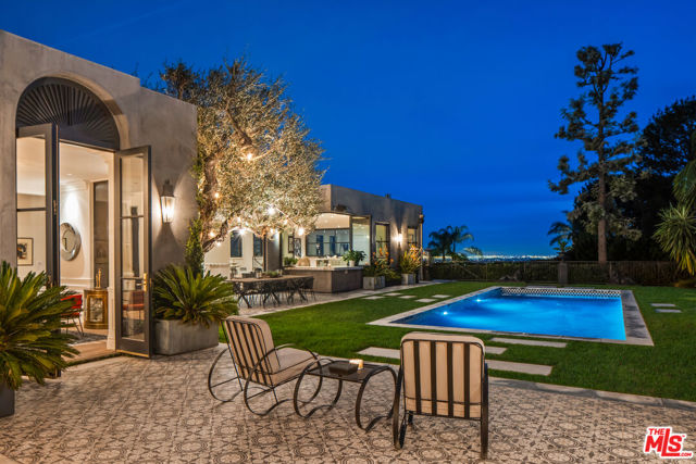 1457 Blue Jay Way, Los Angeles CA: https://media.crmls.org/mediaz/89c4077a-7e52-4ab7-a5fa-69031a3aa0d5.jpg