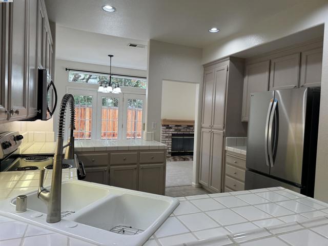 119 Heritage Park Dr, Danville CA: https://media.crmls.org/mediaz/89c44a9d-c520-4aff-ac8c-6361f0d6bfee.jpg