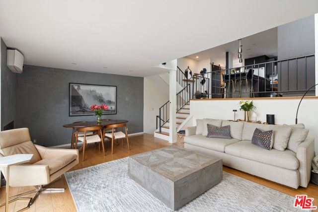 6400 Pacific Avenue, Playa del Rey CA: https://media.crmls.org/mediaz/89c479e3-184b-4665-bd24-940381874fad.jpg