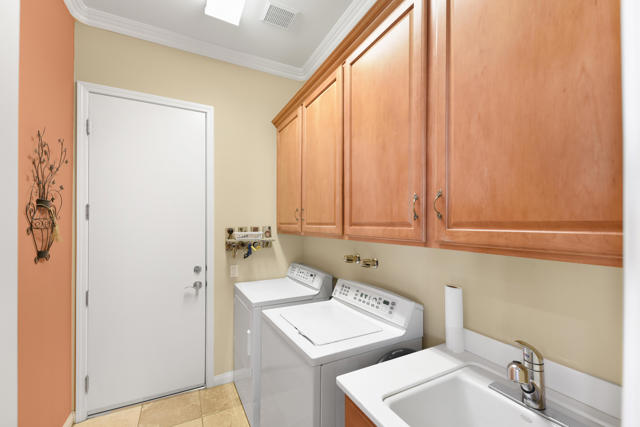 41384 Calle Los Arcos, Indio CA: https://media.crmls.org/mediaz/89c563a4-dd33-4213-a6c3-6f0c704c2a99.jpg