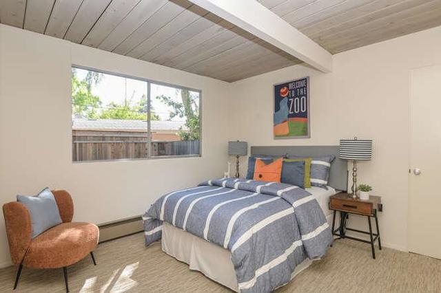812 San Francisco Court, Stanford CA: https://media.crmls.org/mediaz/89c5d4de-de48-4243-9436-c5d4ed67475d.jpg