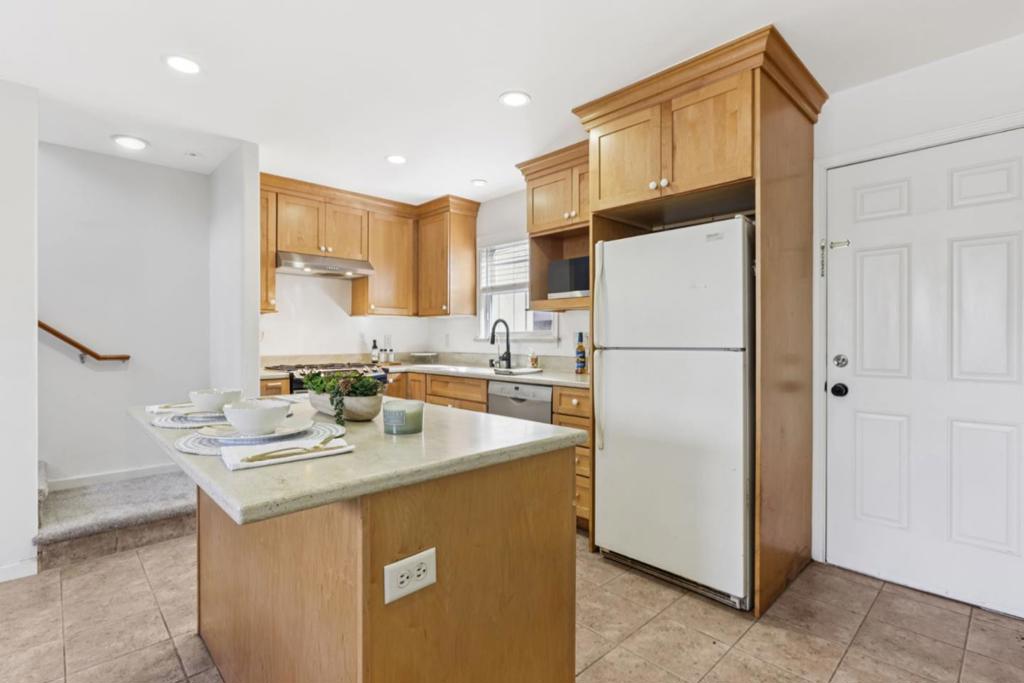 https://media.crmls.org/mediaz/89c606ce-b7ea-44da-b77b-6b5e2a0efe25.jpg?preset=X-Large