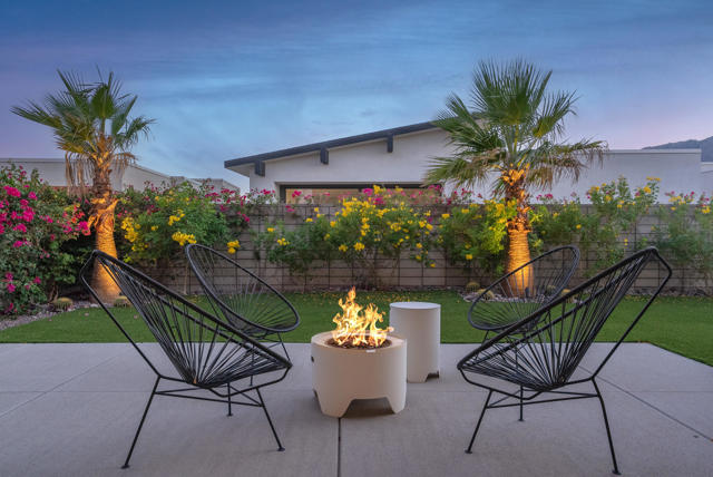 761 Nugget Lane, Palm Springs CA: https://media.crmls.org/mediaz/89c65535-3574-443d-9b93-4ec89ea08558.jpg