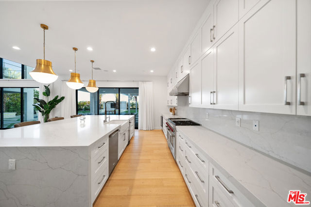 20216 W Albion Way, Porter Ranch CA: https://media.crmls.org/mediaz/89c77cd2-4a7f-4b94-84ee-08a606dc534e.jpg